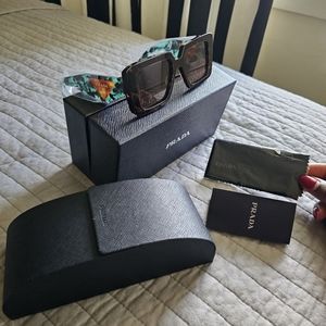 Prada symbole Sunglasses